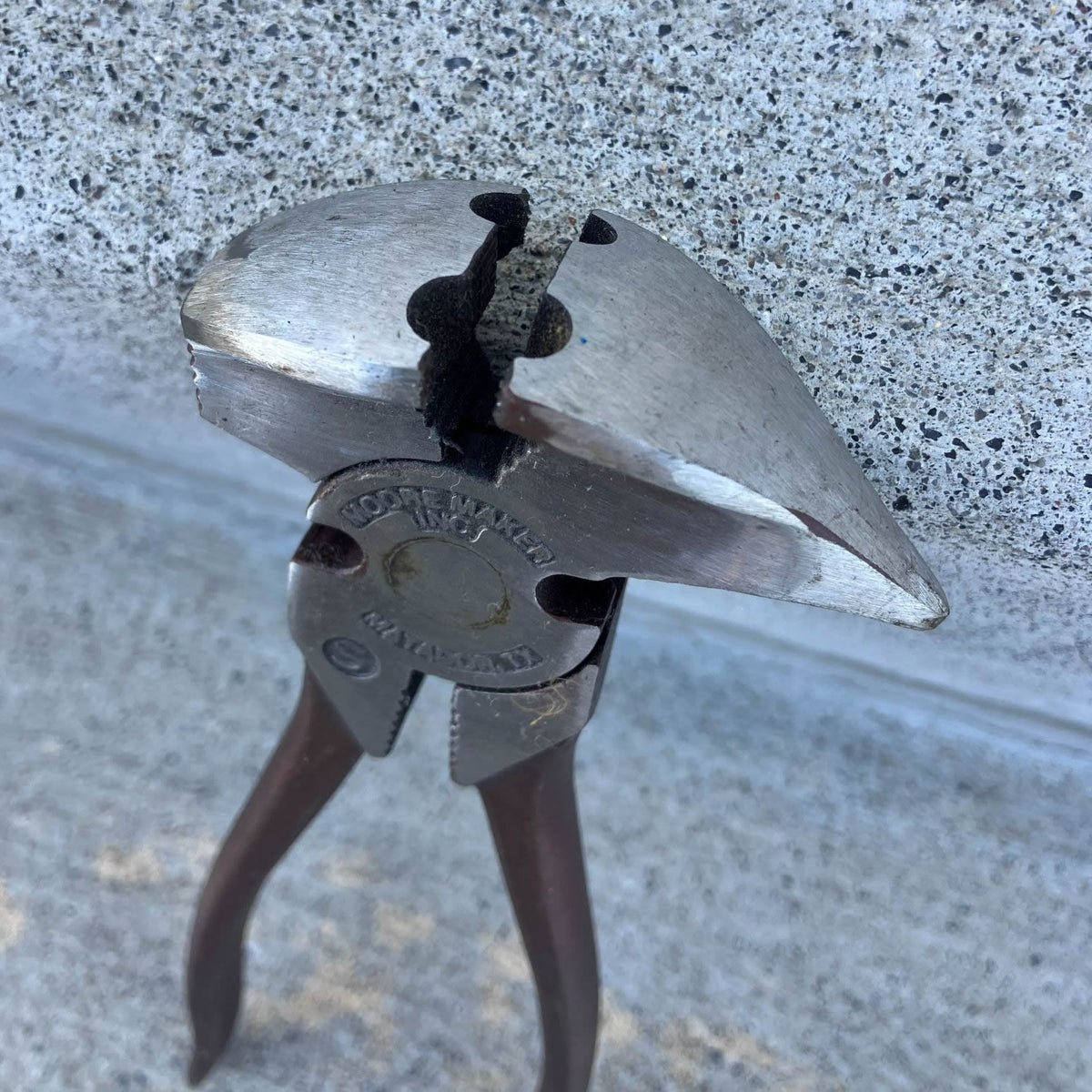 Moore Maker Fencing Saddle Pliers, 8" Bullnose with Spike